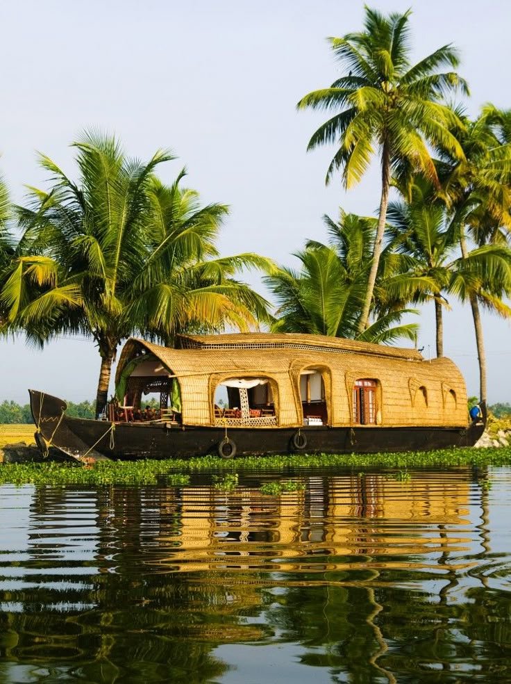 4 Days Short Trip to Kerala with Alleppey Backwaters